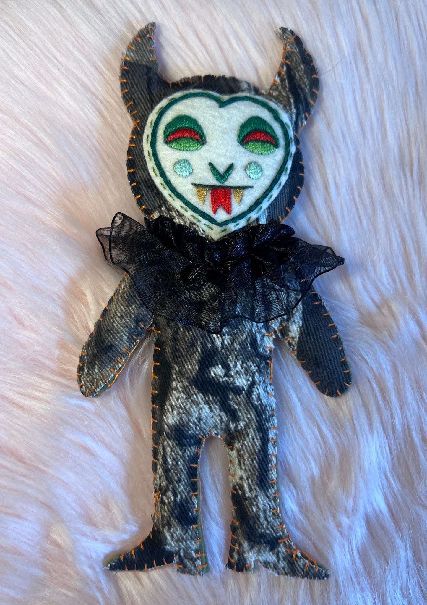Real Tree Doomy Doll: Black Ruffle
